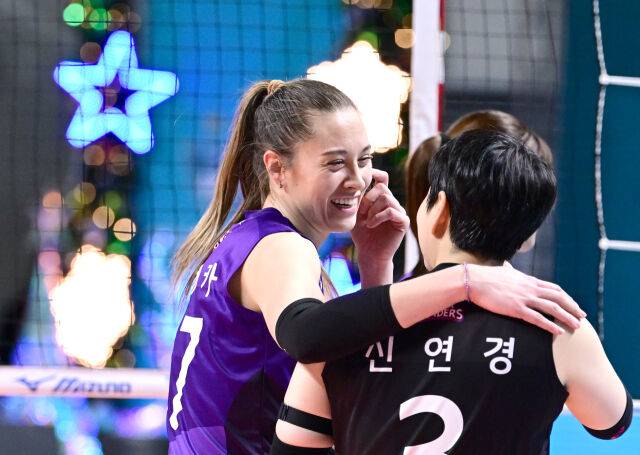 레베카가 환하게 웃고 있다 / 한국배구연맹(KOVO)