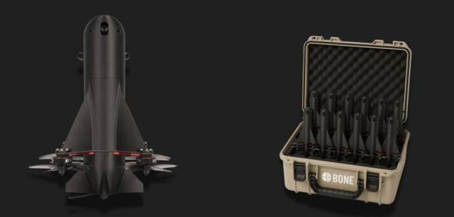 본의 공격용 드론인 새나(왼쪽)와 군집 드론이 담긴 패키지. 사진 제공=본