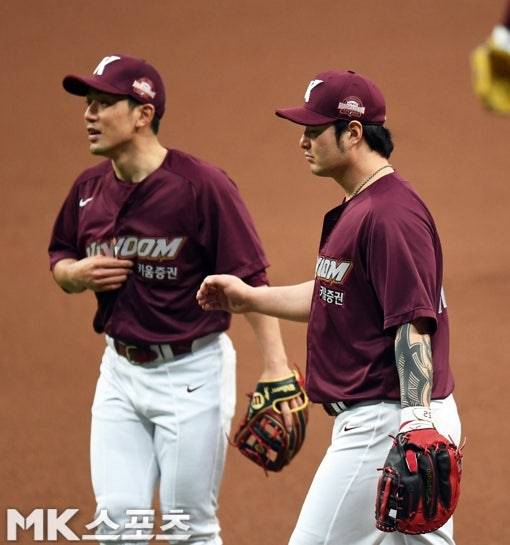 다시 히어로즈에서 재회하게 된 서건창(왼쪽)과 박병호 코치. 사진=김재현 기자