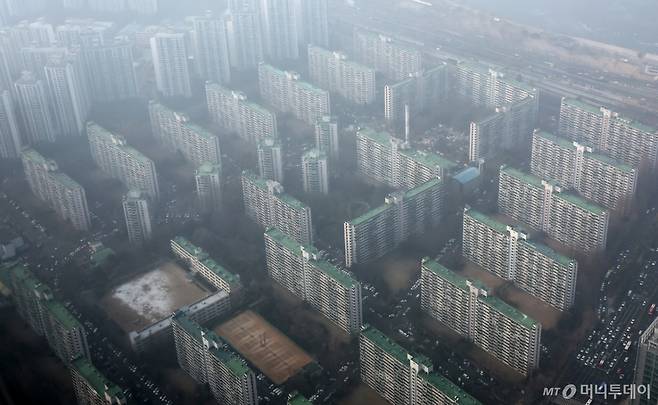 서울 송파구 롯데월드타워 서울스카이에서 바라본 아파트 단지 모습./사진=뉴스1. | /사진=(서울=뉴스1) 김성진 기자