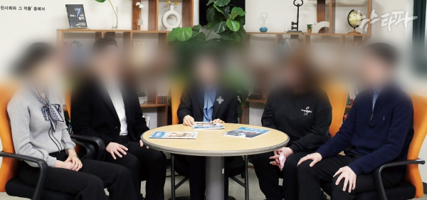 2024년 3월 14일 '미래한국' 대담 기사에 실린 사진. 맨 오른쪽 남성이 "내가 북한에 무인기를 보냈다"고 주장한 30대 오 모 씨다. 오 씨는 당시 무인기 제작사인 '에스텔엔지니어링'의 이사로 대담에 참여했다.