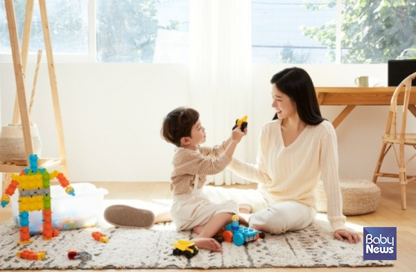 경기도가 돌봄 공백을 최소화하고 한부모·위기임산부를 위한 안전망을 강화하는 등 부모들이 안심하고 아이를 낳고 키울 수 있는 환경 조성에 올해도 나선다. ⓒ베이비뉴스