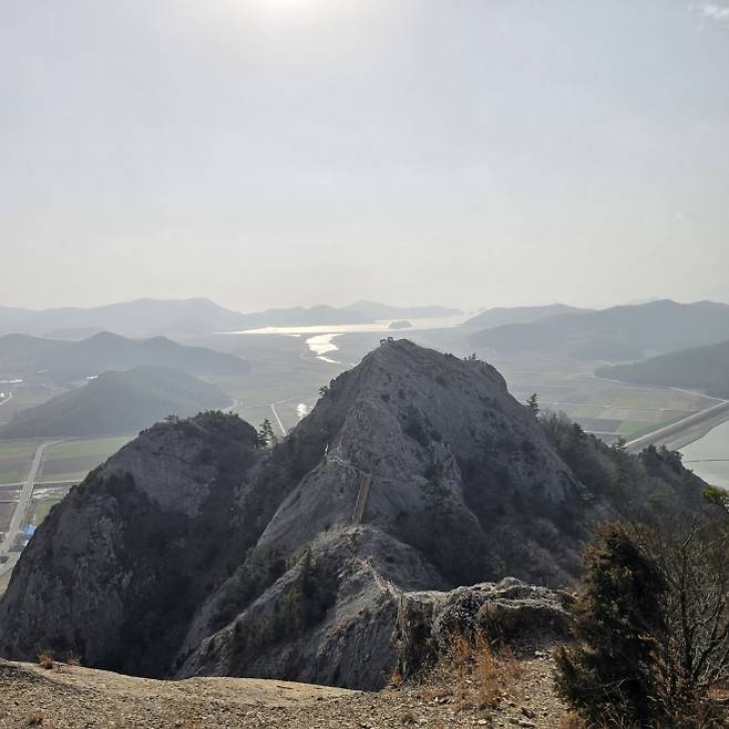 동석산 칼바위 등산로 모습