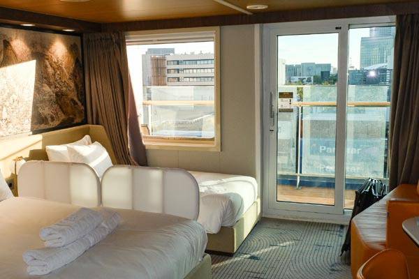 미라클호의 로얄 스위트룸 객실.