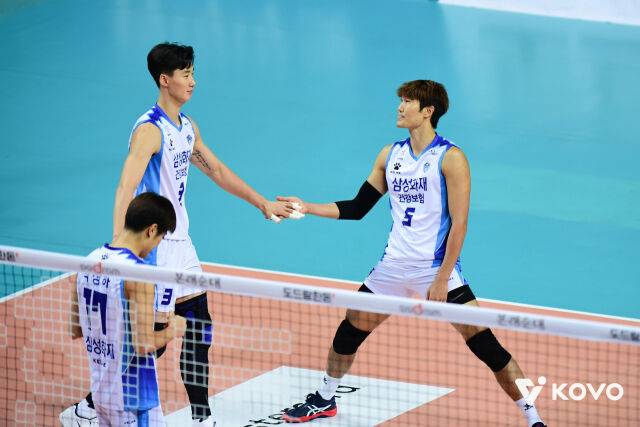 고준용 감독대행과 박철우 감독대행의 현역 시절./KOVO