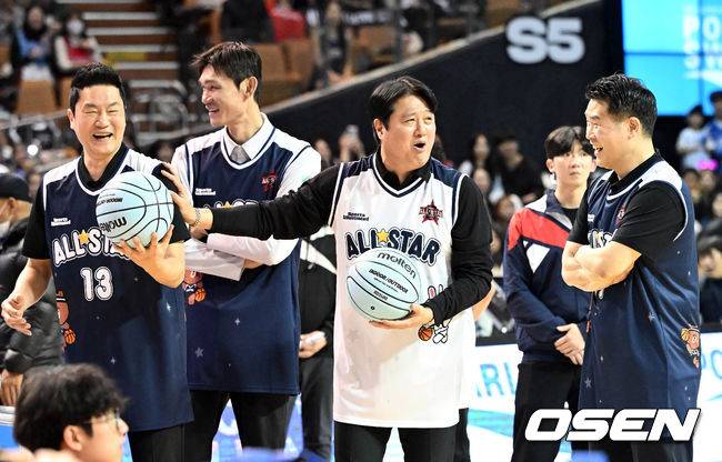 문경은 감독 '정말 신경쓰여'