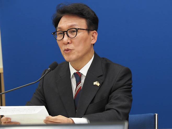김민석 국무총리가 23일 워싱턴 DC의 주미 한국대사관에서 특파원 간담회를 하고 있다. /워싱턴 특파원단
