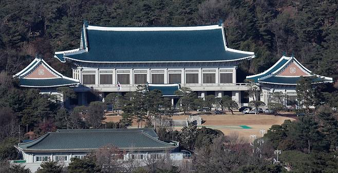 지난해 12월 21일 서울 종로구 정부서울청사에서 바라본 청와대 모습. 뉴스1