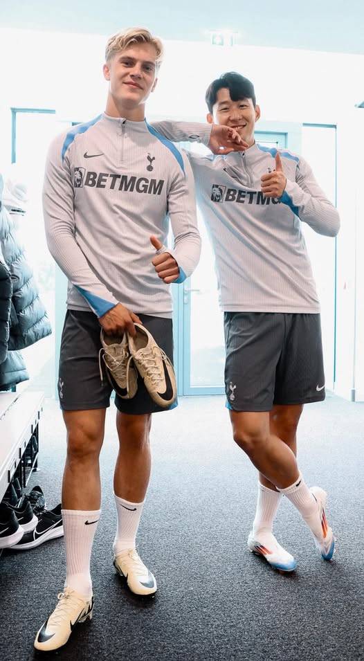 토트넘 홋스퍼 시절 손흥민(오른쪽)과 루카스 베리발. /사진=토트넘 홋스퍼 공식 사회관계망서비스(SNS)