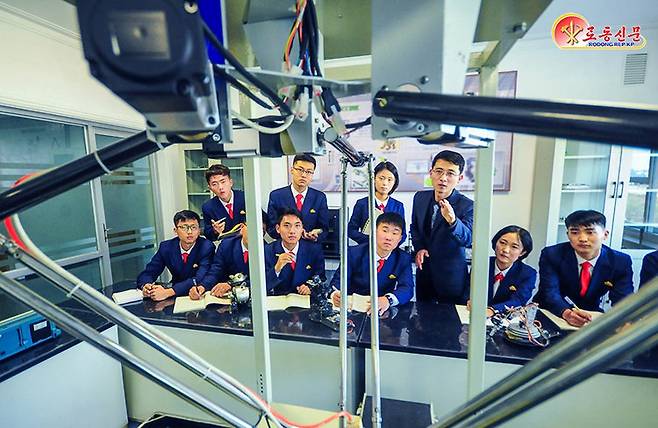 북한에서 인공지능(AI) 기술 분야를 주도하는 인재 집단은 김일성종합대학 인공지능기술연구소다. 평양 노동신문