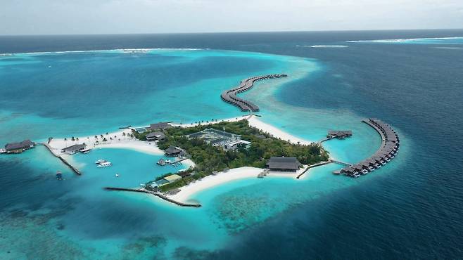 몰디브 노스 말레 아톨에 자리한 그랜드 파크 코디파루 리조트 전경. 사진제공|팜투어