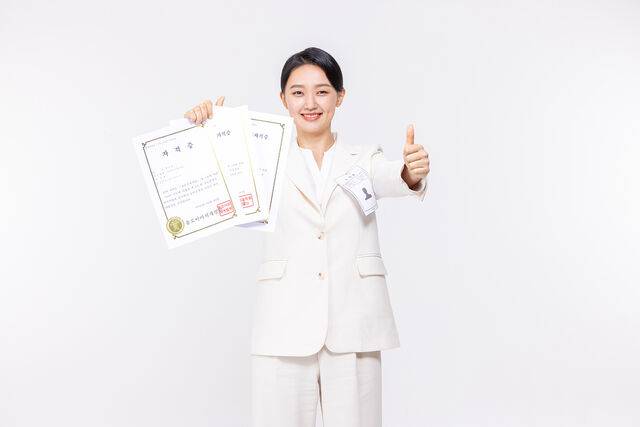 고용노동부는 27일 2026년 과정평가형 국가기술자격으로 208개 종목을 확정했다고 28일 밝혔다. 클립아트코리아