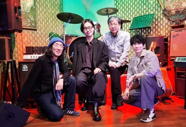 이선정밴드의 김정욱 김태수 장혁 이선정(왼쪽부터)은 3월부터 라이브클럽에서 정기 공연을 시작한다. 이들은 연내 3곡의 신곡을 발표하는 것을 목표로 하고 있다./이선정 본인제공