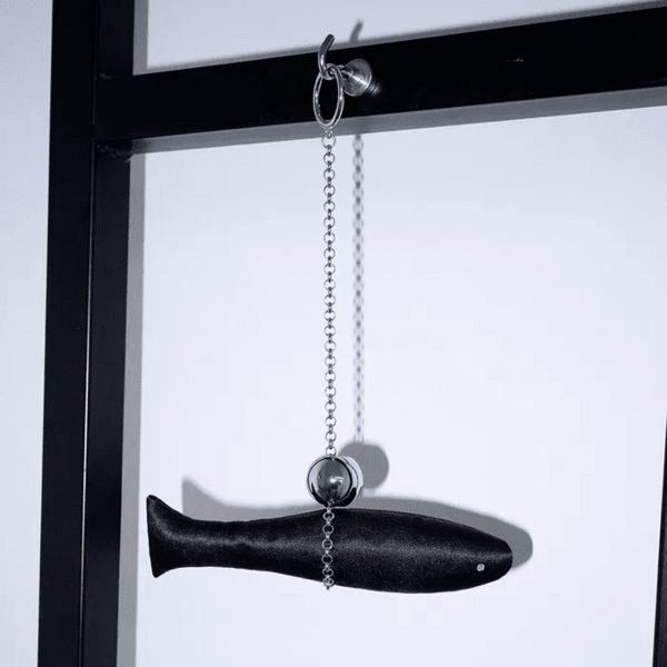 게타상스 액막이 명태 오너먼트 나쁜 일을 몸으로 대신 맞아주는 수호 생선. 현관이나 벽에 걸어두고 "오늘 안 좋은 일은 네가 다 먹어라"라고 생각해볼 것. 28000원