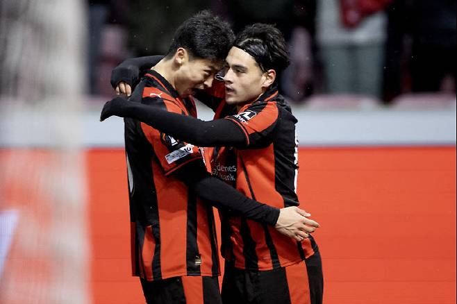 조규성과 아랄 심시르(이상 미트윌란). 사진=AFPBB NEWS