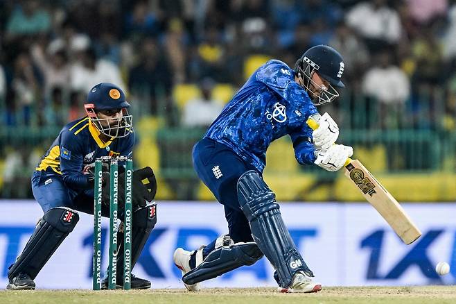 지난 22일(현지시간) 스리랑카 수도 콜롬보에 있는 R프리마다라 국제 크리켓 경기장에서 스리랑카와 영국의 원데이 인터네셔널 경기가 열리고 있다. AFP연합뉴스