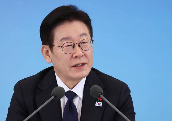 이재명 대통령이 30일 청와대에서 열린 국가창업시대 전략회의 'K-스타트업이 미래를 만든다'에서 발언하고 있다. 연합뉴스