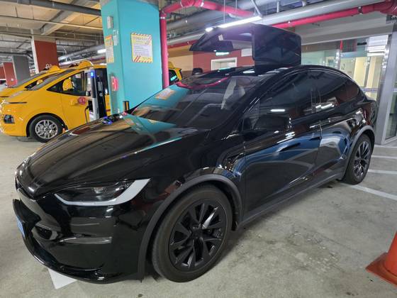 감독형 FSD가 적용된 테슬라 모델X 하드웨어 4.0버전 차량. 김효성 기자