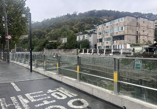 종로구 홍제천 모습. 연합뉴스 자료사진.