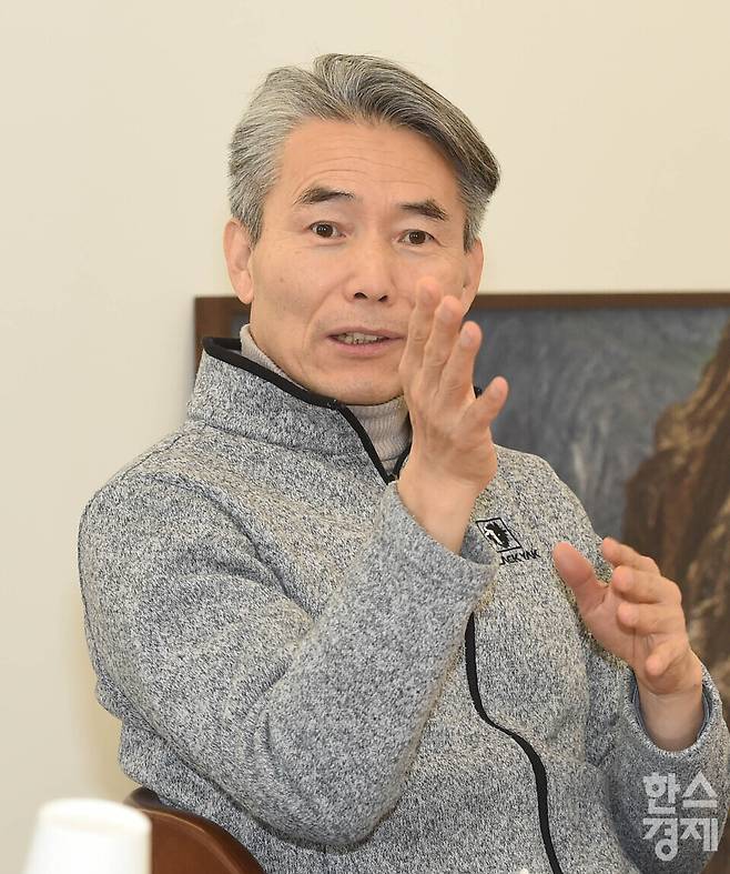 최기억 한스경제 대표 발행인이 2일 오전 서울 종로구 한스경제 더 시그널에서 열린 '국내 시총 250대 기업 ESG 지속가능경영 평가' 자문위원 회의서 발언을 하고 있다./ 이호형 기자 leemario@sporbiz.co.kr 2026.02.02