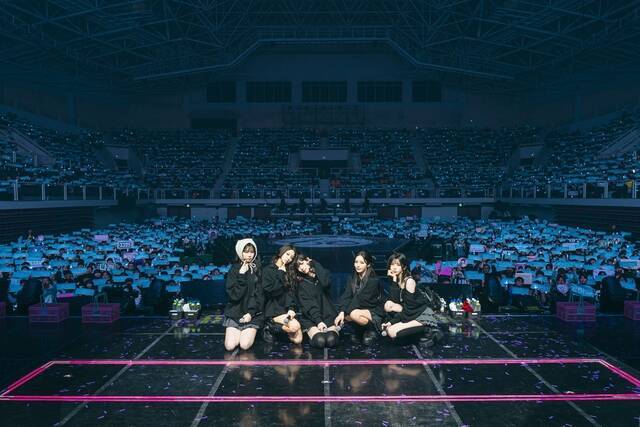 프로미스나인은 오랫동안 '군통령'으로 군림하며 탄탄한 남성 팬을 확보했다./어센드