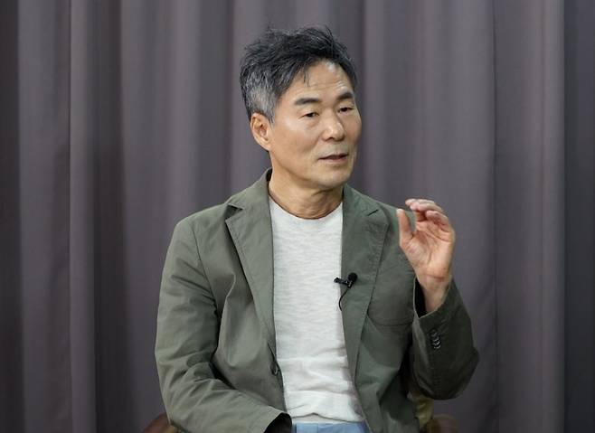 연합뉴스와 인터뷰하는 배우이자 무용가 오광록 (서울=연합뉴스) 이세영 기자 = 최근 서울 종로구 연합뉴스에서 인터뷰를 한 배우 오광록은 연극을 통해 얻은 가장 큰 가치는 "사람한테 잘하는 게 나한테 잘하는 것"이라고 말했다. seva@yna.co.kr
