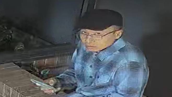 2024년 호주에서 생후 9개월 아기에게 뜨거운 커피를 끼얹고 달아난 중국인 남성(사진)을 검거하기 위해 중국 당국이 호주 수사당국과 공조에 나섰다. /사진=호주 퀸즐랜드주 경찰