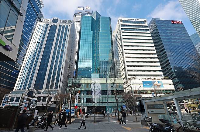 지난해 12월24일 서울 여의도 증권가의 모습. 연합뉴스