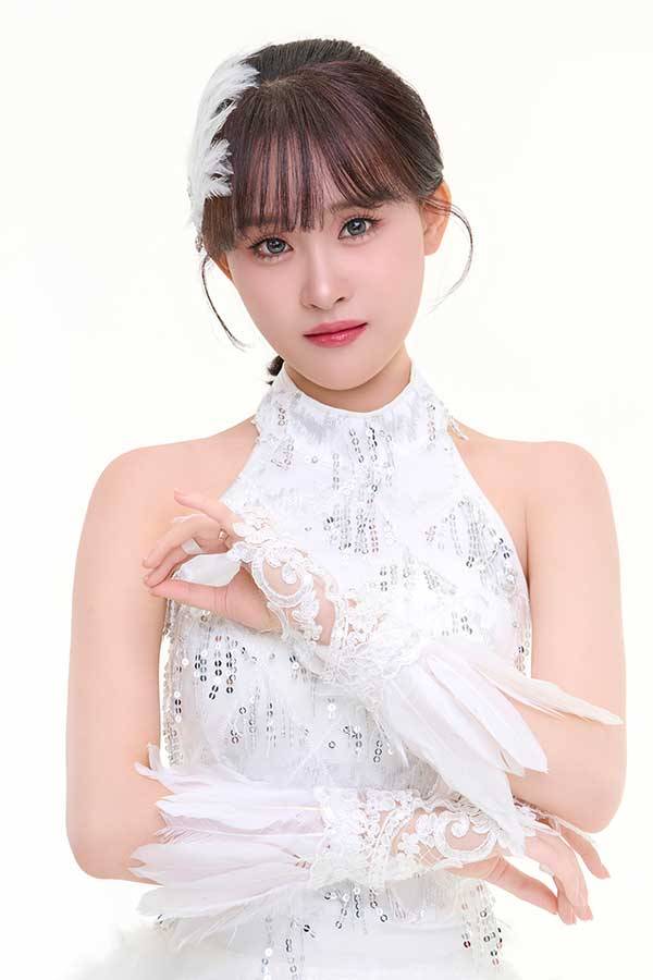 가수 김다현. ㈜현컴퍼니 제공