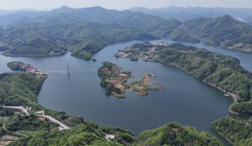 국사봉에서 내려다 본 옥정호 붕어섬 전경-임실군 제공