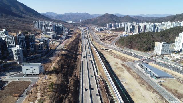 국토교통부가 지난달 28일 자로 사송신도시 2단계 부지가 준공됨에 따라 입주민들의 불만도 상당수 해소될 것으로 보인다. 양산시 제공