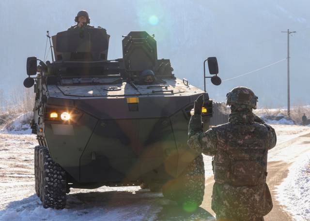 ▲ 육군 제7보병사단은 강추위 속에서 전투 수행 능력을 극대화하기 위해 혹한기 훈련을 실시하고 있다.