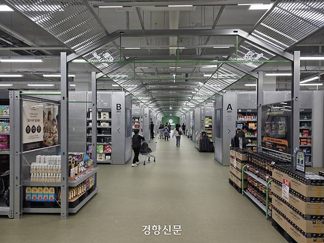 지난 3일, 서울 금천구에 있는 ‘메가팩토리(창고형 약국)’ 모습. 김찬호 기자