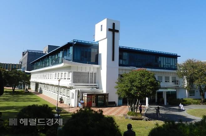 미국 남장로교 선교사에 의해 설립된 여수시 율촌면 애양병원. /박대성 기자.