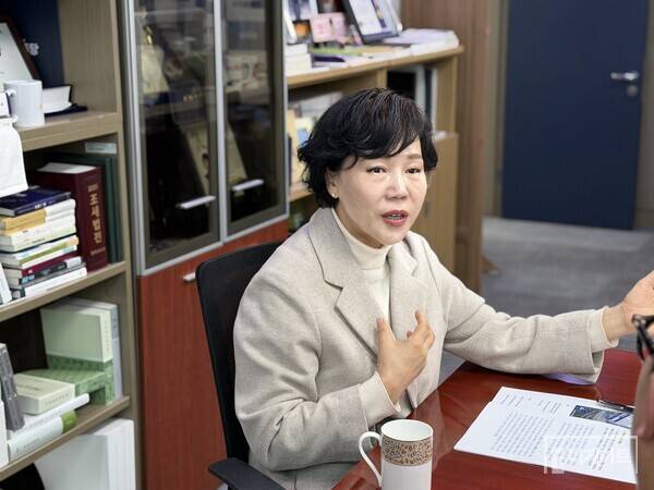 서울시장 출마 공약을 설명하는 전현희 의원(사진=더게이트 DB)