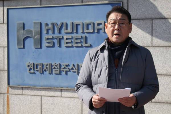 더불어민주당 김교흥 국회의원(인천 서구갑)이 9일 현대제철 인천공장에서 전국 금속노동조합 인천지부 현대제철지회와 긴급 간담회를 했다. 의원실 제공