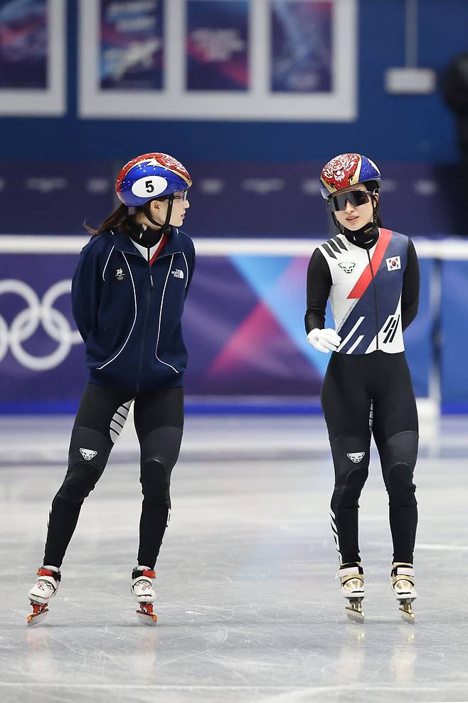 ▲ 최민정과 김길리 ⓒ연합뉴스