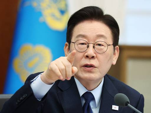 이재명 대통령이 10일 청와대에서 열린 국무회의에서 발언하고 있다. /뉴시스