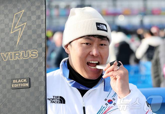 스노보드 남자 평행 대회전에서 값진 은메달을 획득한 김상겸. ⓒ 뉴스1 김진환 기자
