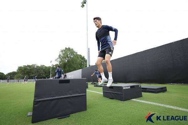 이청용이 인천유나이티드와의 동행이 임박했다. /사진=한국프로축구연맹