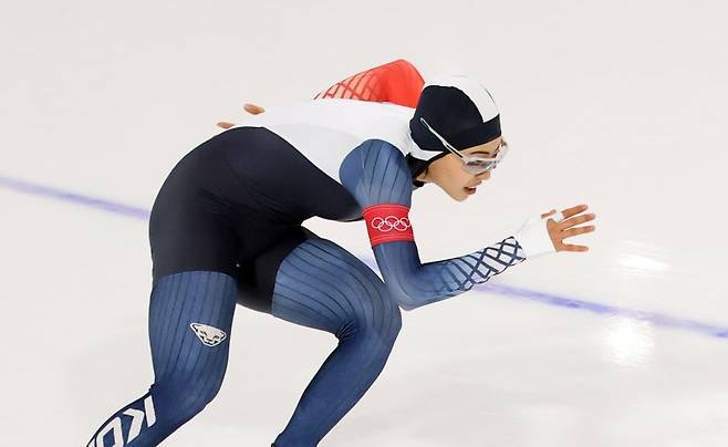 이나현이 9일(현지시간) 이탈리아 밀라노 스피드스케이팅 스타디움에서 열린 여자 1000m에 출전해 역주를 펼치고 있다. 이날 이나현은 1분15초76으로 최종 9위를 기록했다. 뉴스1