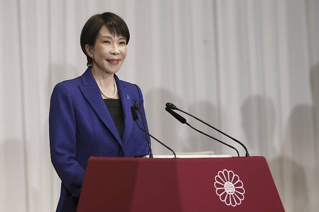 다카이치 사나에 일본 총리가 중의원(하원) 총선거 다음날인 지난 9일 도쿄 자민당 본부에서 기자회견을 하고 있다. EPA연합뉴스