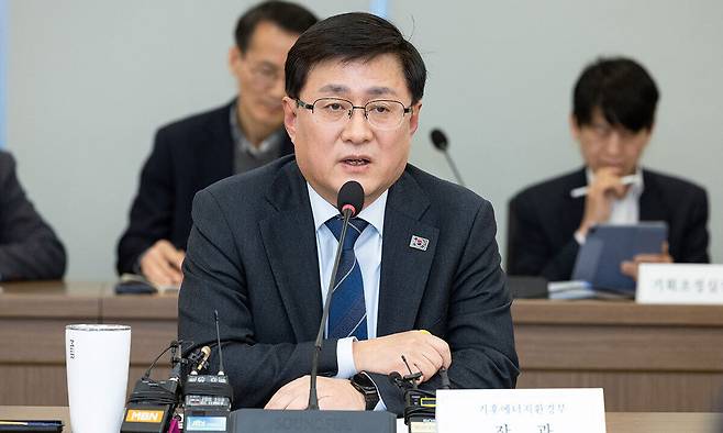 김성환 기후에너지환경부 장관이 9일 정부세종청사에서 기자간담회를 진행하고 있다. 기후부 제공