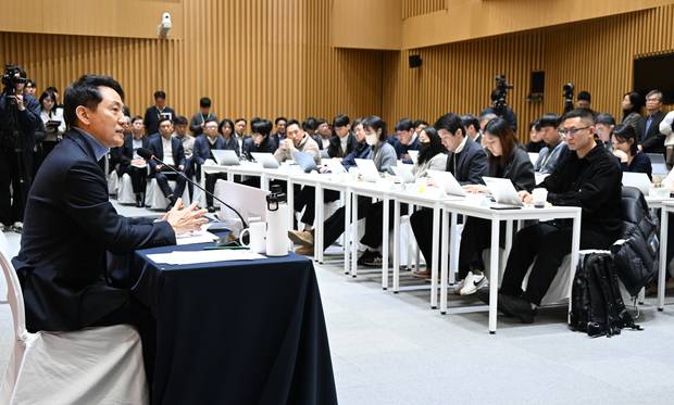 오세훈 서울시장이 10일 2026 출입기자단 신년간담회에서 질의응답하고 있다. 사진제공=서울시