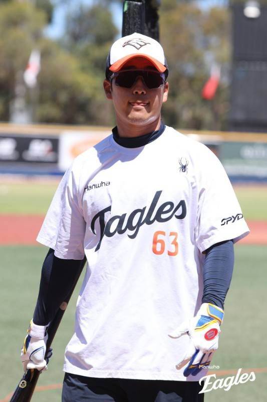 ▲ 캠프 들어 첫 연습경기에서 홈런을 기록하며 철저한 준비 태세를 과시한 박정현 ⓒ한화이글스