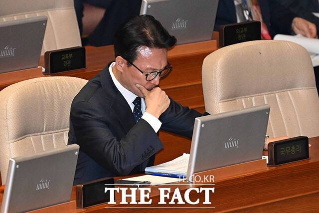 김민석 국무총리는 11일 오후 서울 여의도 국회에서 열린 교육·사회·문화 분야 대정부 질문에서 "서울시 같은 경우에도 재개발, 재건축을 강조한 오세훈 서울시장 시기 사실상 특별한 진전이 없다는 것에 대해서도 저희는 지켜보고 있다"고 밝혔다. /국회=남용희 기자