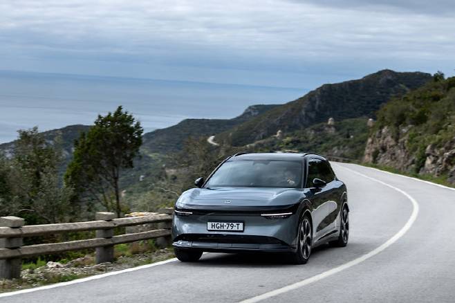 지커의 중형 SUV 7X.