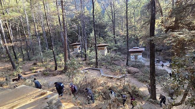 탁상사원 가는 길