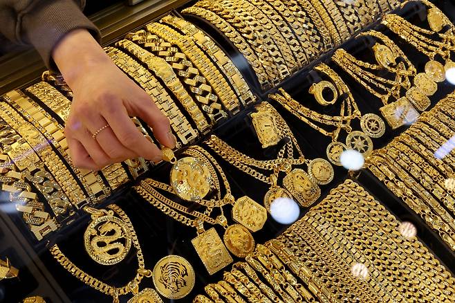 최근 서울 종로구의 귀금속 상점에 금 제품이 진열된 모습. /뉴스1