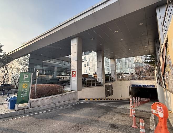 금천구청 지하 주자창 입구